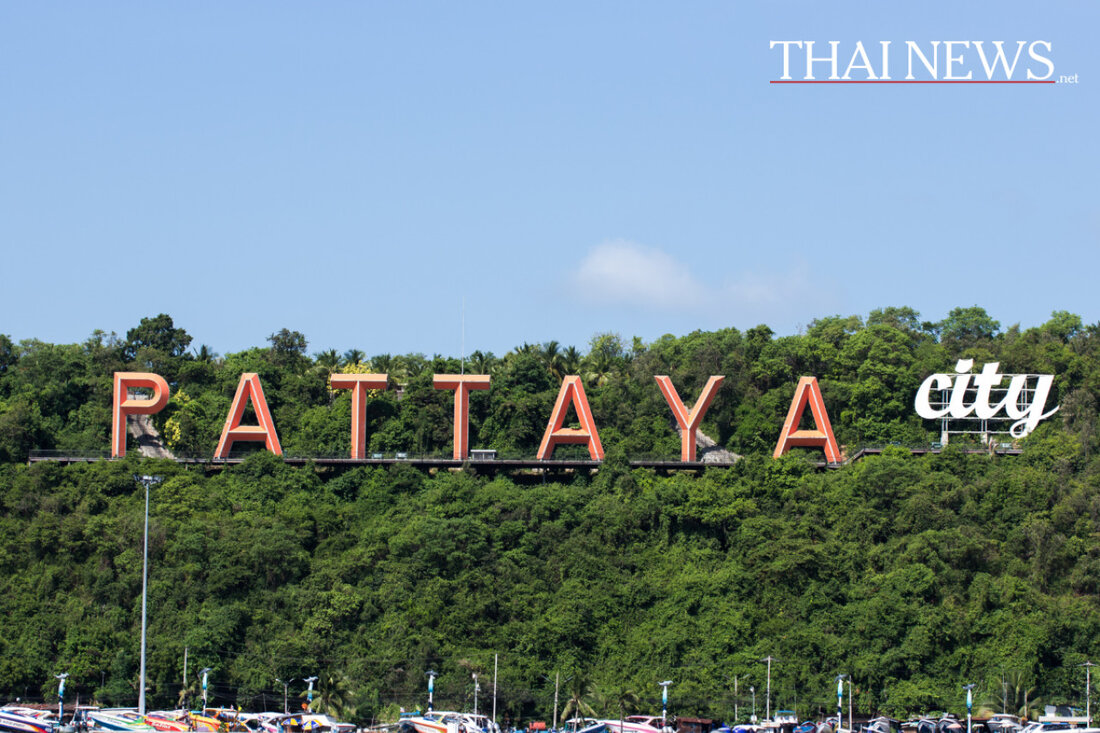 Die Tiffany's Show Pattaya feiert 50 Jahre Erfolg mit innovativen Produktionen und wurde bei den APEA 2025 ausgezeichnet.