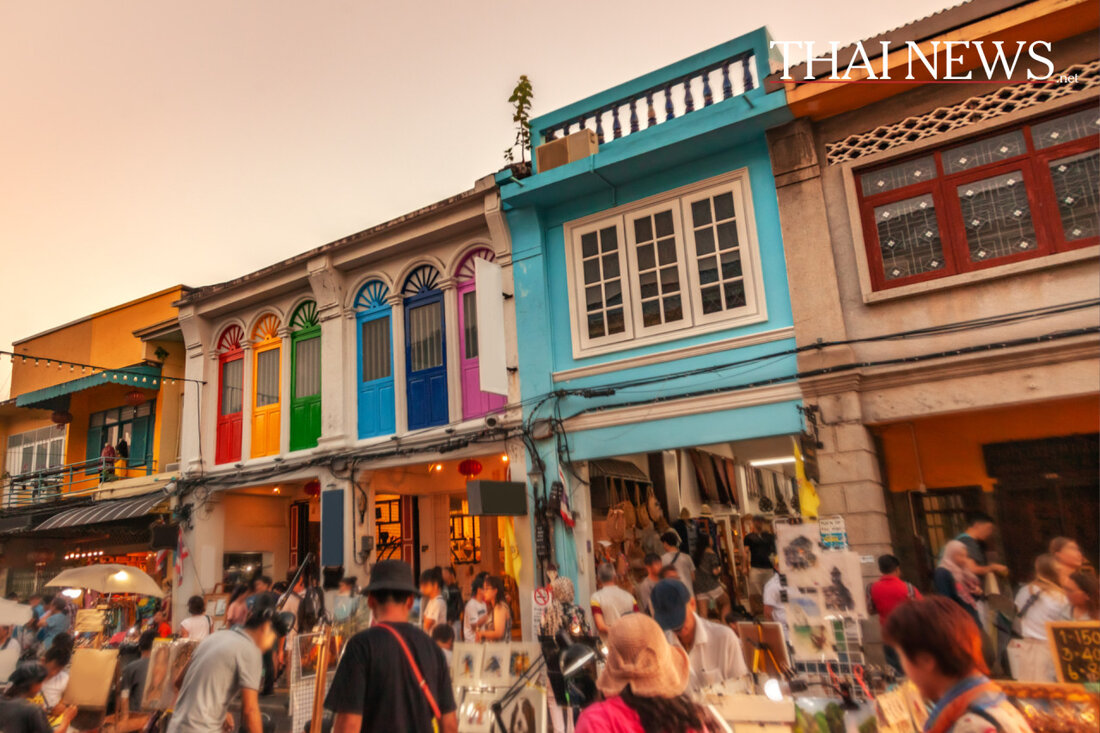 Phuket ist unter den zehn besten, preiswerten Urlaubszielen 2025. Preisrückgänge machen Thailand attraktiver für Reisende.